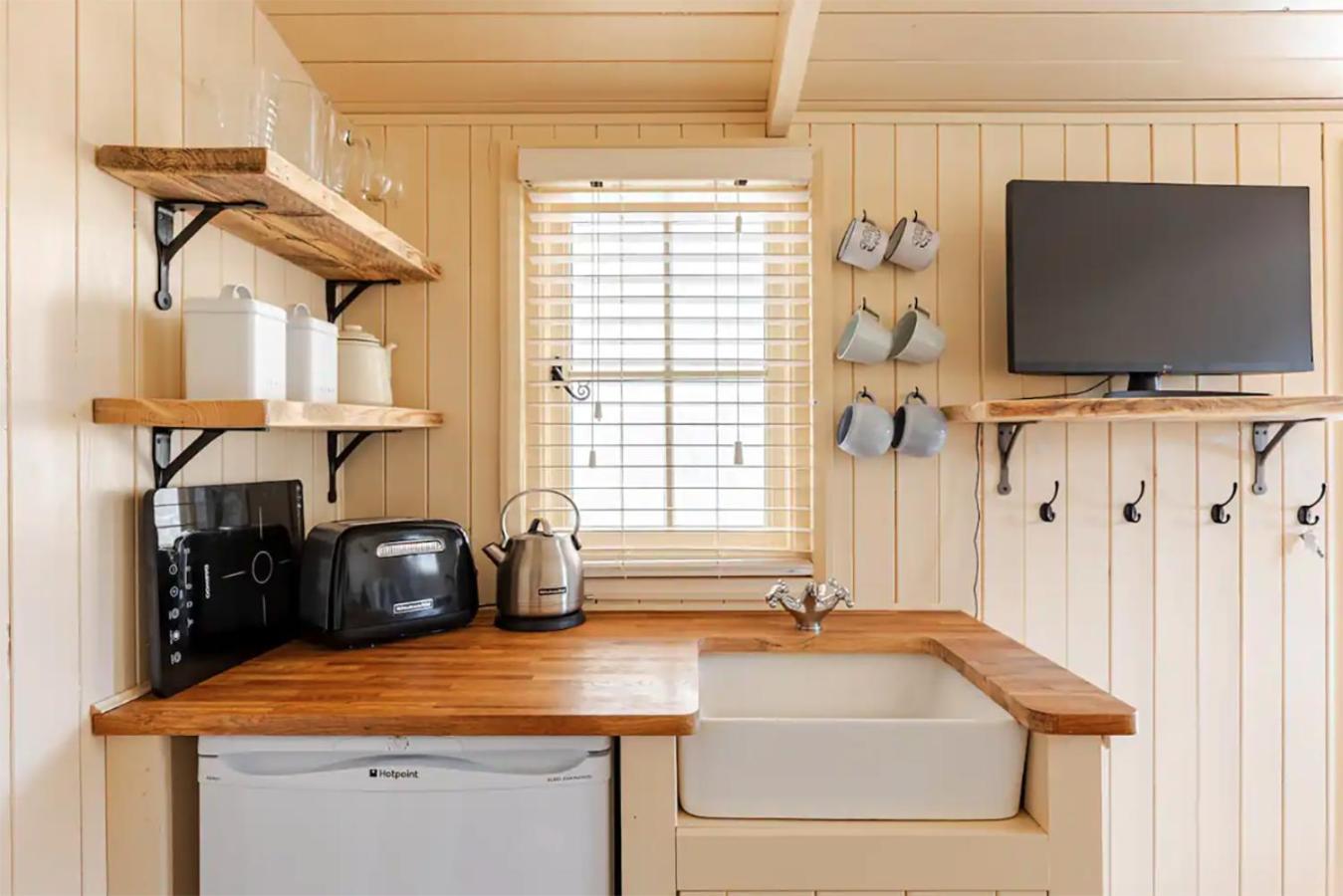 Shepherd'S Hut, Bath Eksteriør bilde